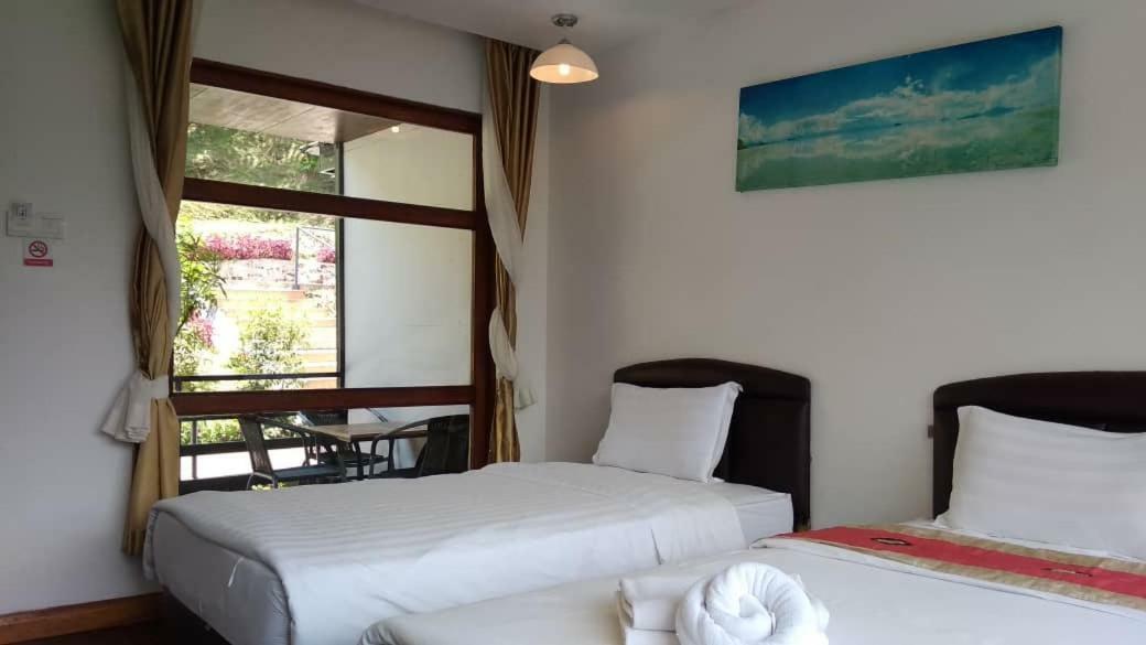 Ayana Holiday Resort Kampong Kundassan Esterno foto